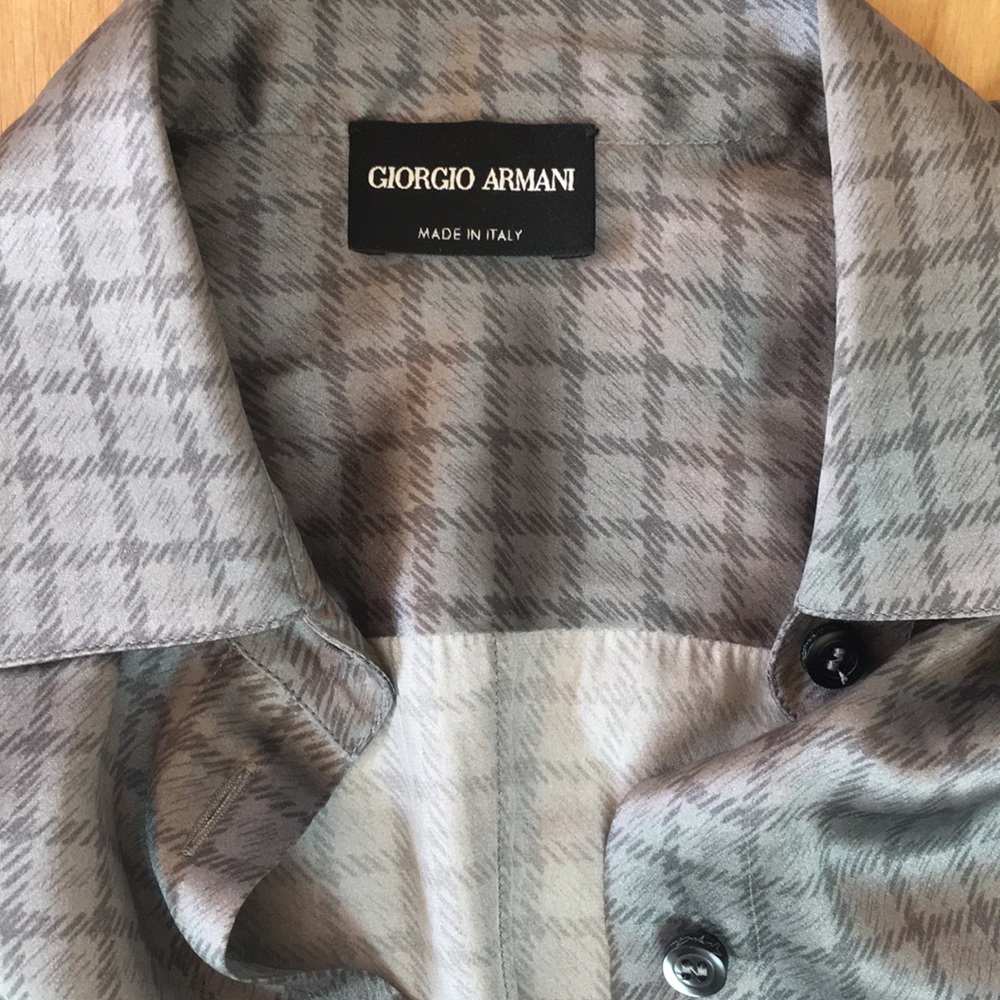 GIORGIO ARMANI Made in Italy 100% Silk Top